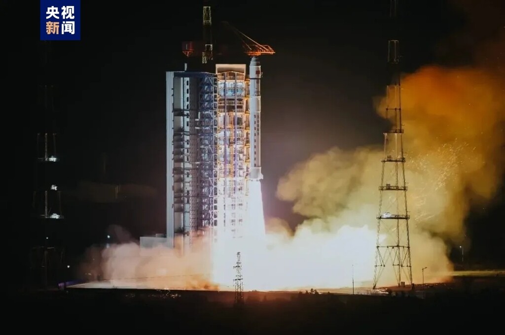 我国成功发射高分五号01A卫星-1.jpg