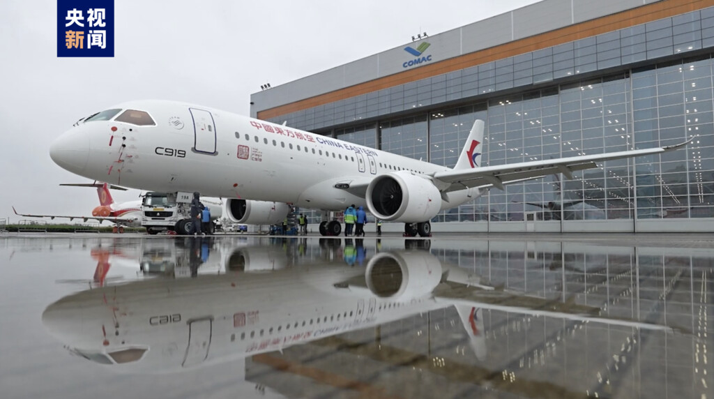 全球首架C919正式交付中国东方航空-6.jpg