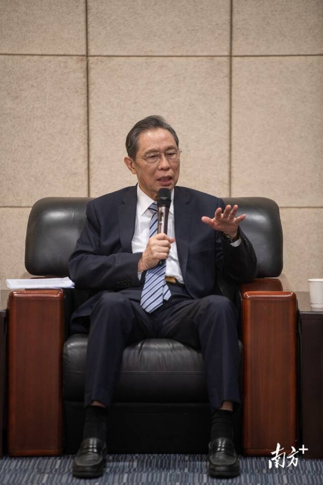 钟南山最新判断：预计明年上半年能恢复到疫情前生活状态-5.jpg