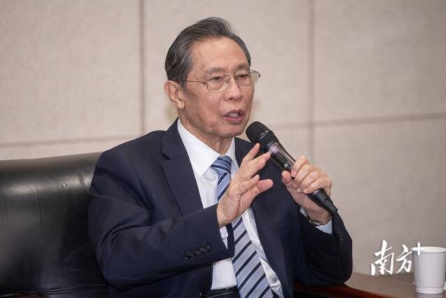 钟南山最新判断：预计明年上半年能恢复到疫情前生活状态-2.jpg