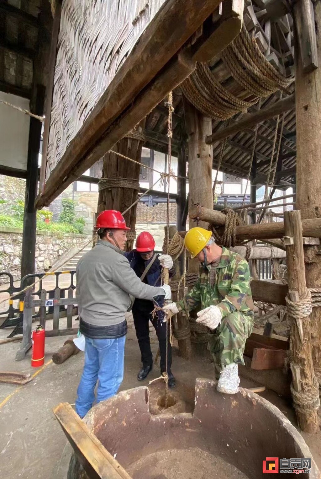 自贡非遗传承保护：从“养在深闺人未识”到“飞入寻常百姓家”-14.jpg