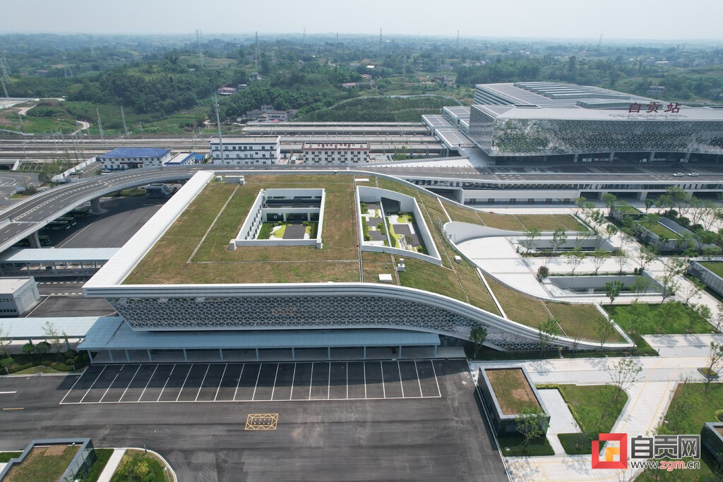 满足市民多元出行需求 自贡实现高铁、公交无缝衔接-2.jpg