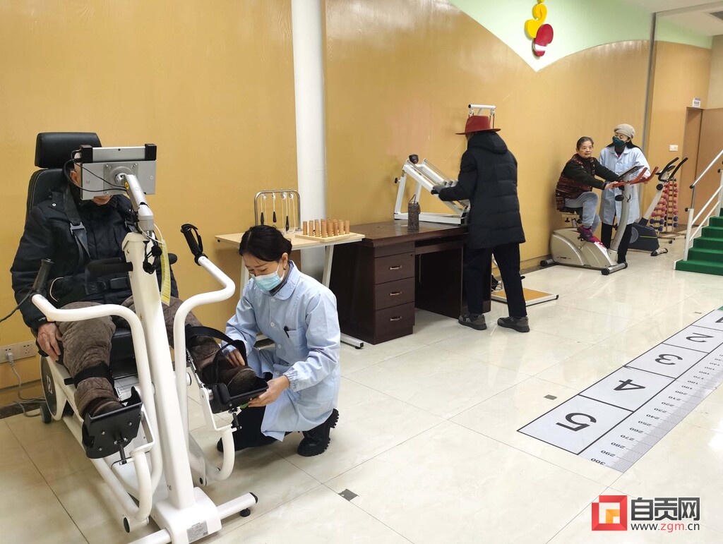 “一站式”养老托起幸福“夕阳红” 高新区推进社区为老服务中心建设-1.jpg