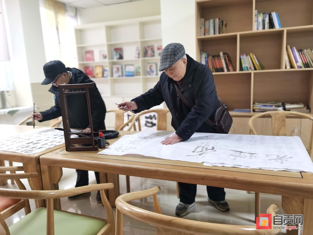“一站式”养老托起幸福“夕阳红” 高新区推进社区为老服务中心建设-2.jpg