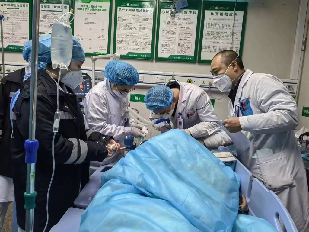 坚持！坚守！来听四川5名一线医生的自述-6.jpg