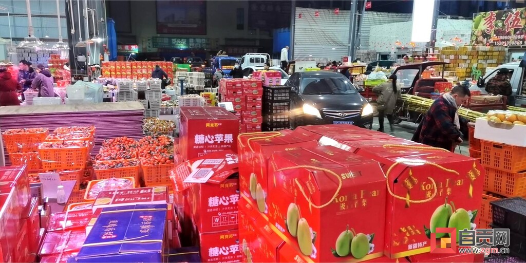 元旦假期看消费——自贡消费市场喜迎新年有序回暖-8.jpg