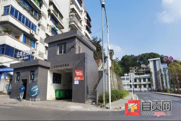 富顺：小公厕带来“大方便”-1.png