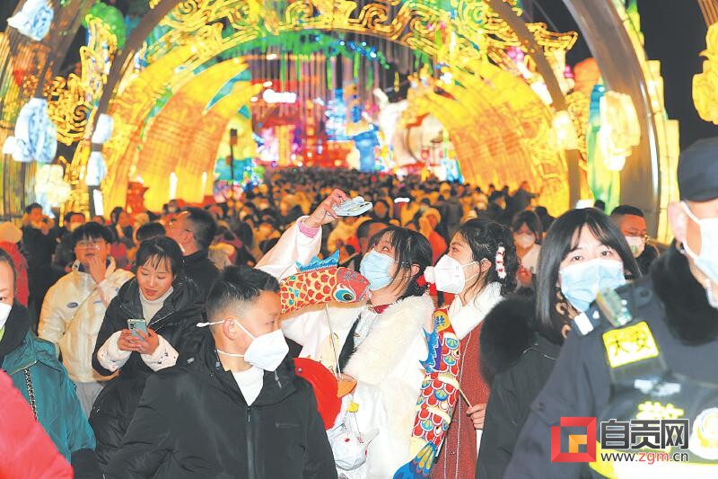 梦想之光照亮奋进路 千灯之城喜迎天下客-3.jpg