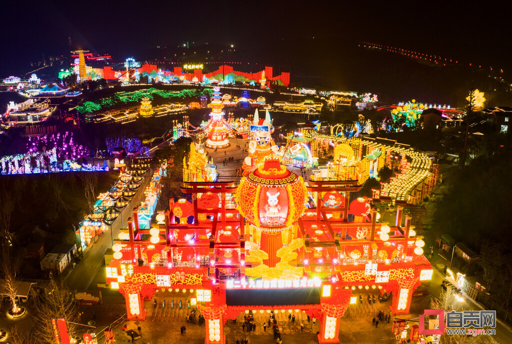走进千灯之城 开启奇幻之旅——第29届自贡国际恐龙灯会亮点纷呈-8.jpg