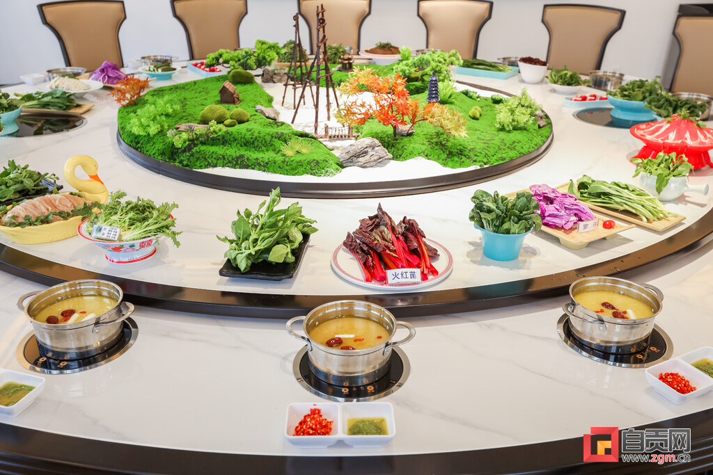 “彩灯+美食”跨界融合 “灯火盐都”新派川式火锅入驻自贡灯会-4.jpg