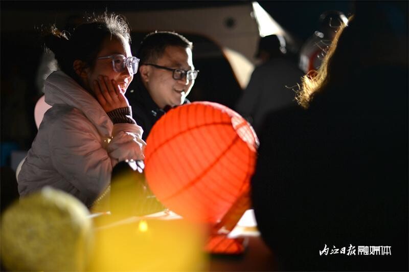 内自同城|甜蜜之夜！160名内江青年男女相约汉安湖谈情说爱-5.jpeg