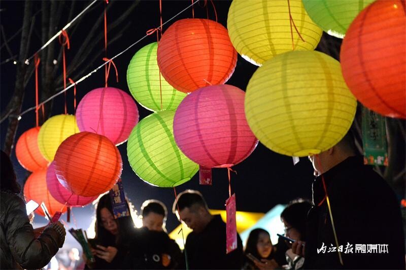 内自同城|甜蜜之夜！160名内江青年男女相约汉安湖谈情说爱-12.jpeg