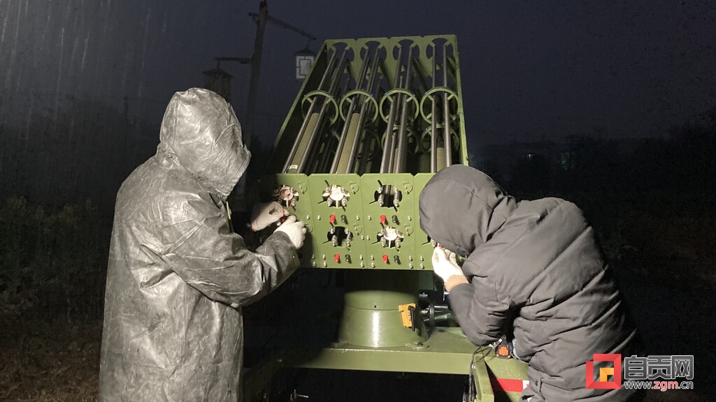 多枚增雨火箭弹直冲天际 富顺迎来久违“甘霖”-2.jpg