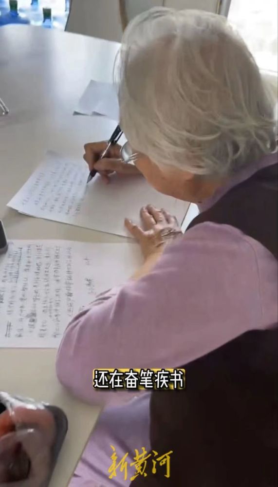 85岁老人陷“证明你妈是你妈”困境被曝光后，老人儿子：已连夜解决-1.jpg