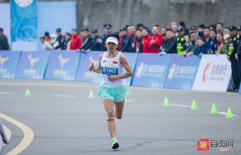 6000余名跑友畅跑山水间 2023自贡恐龙半程马拉松暨“跑遍四川”自贡站比赛成功举办-7.jpg