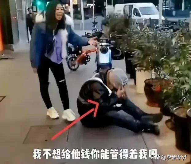 “老公是上海公安”女子打人后续来了，求饶赔5万，小哥让她懵了-4.jpg