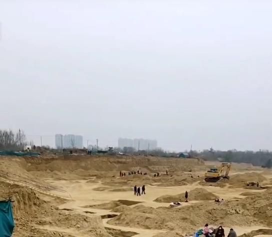 郑州一水库疑发现汉朝古墓-5.jpg