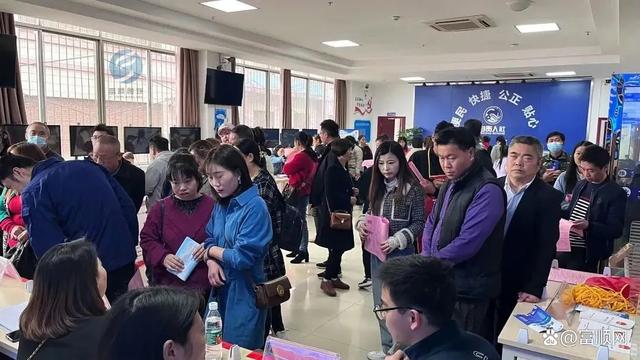 火爆！富顺这场招聘会现场曝光！速度来围观……-4.jpg