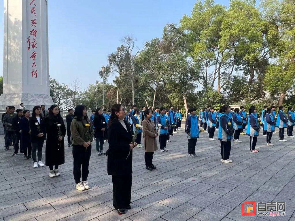 富顺县各学校开展清明节祭扫活动-5.jpg