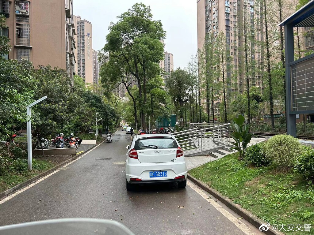大安交警：对不文明交通行为警示曝光-2.jpg
