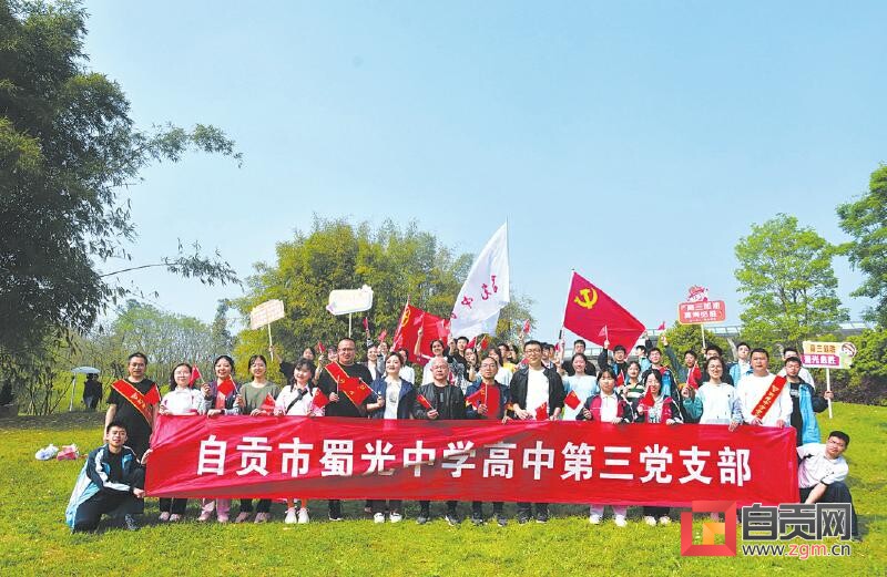 齐心协力抓教学 ——蜀光中学狠抓高中毕业班工作探访-7.jpg