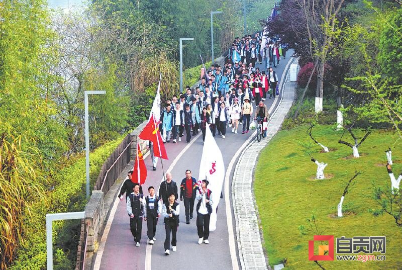 齐心协力抓教学 ——蜀光中学狠抓高中毕业班工作探访-2.jpg