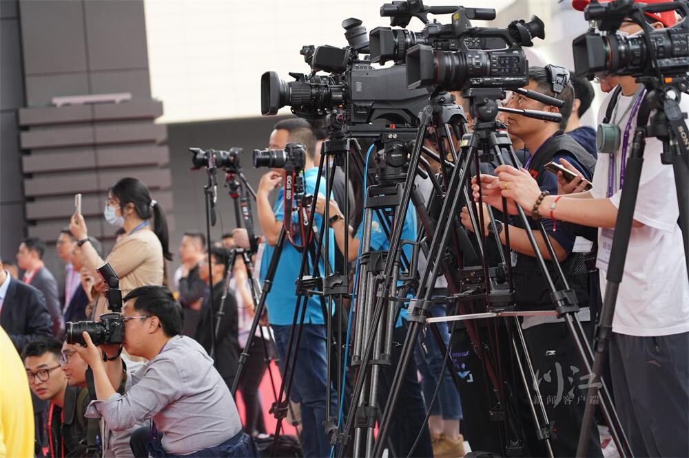 今日，第十八届中国国际酒业博览会在泸州开幕-9.jpeg