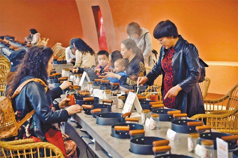 内自同城 | 打造“中国甜食之都”！内江“甜味+”产业链激活“甜基因”-1.jpg
