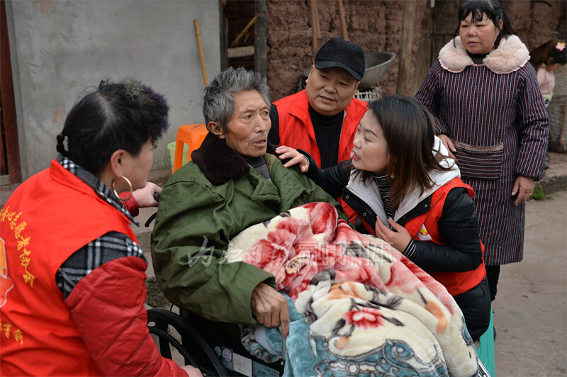 内自同城 | 3个月1万余场次！这抹“红”，是内江春天最美的景-5.jpg
