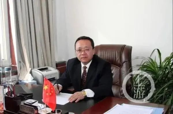 落马市委书记花306万元多次和妻子整容，一审被判13年-3.jpg