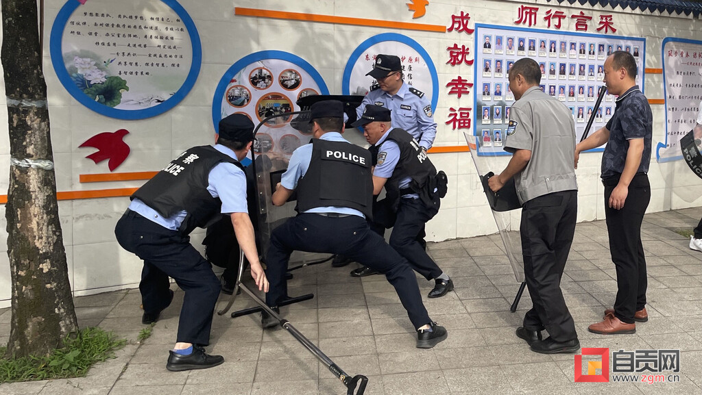 富顺县各学校多举措筑牢安全防线-1.jpg