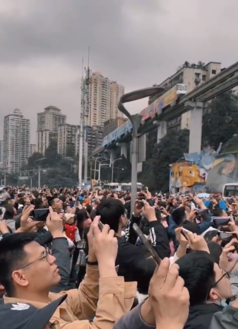 小长假首日，各大景区实况-12.png