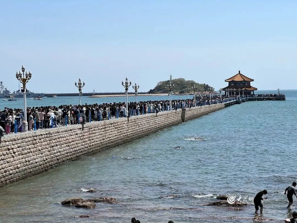 小长假首日，各大景区实况-15.jpg