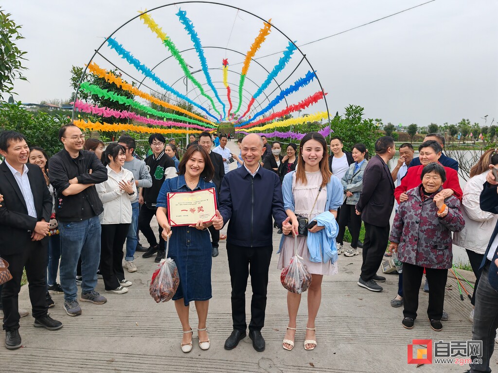 瓜果飘香趣味浓 “五一”假期自贡乡村旅游“乐翻天”-6.jpg