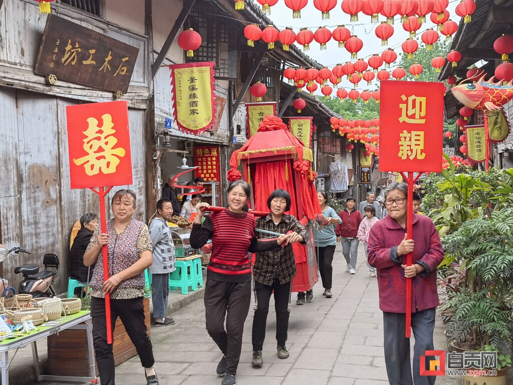 瓜果飘香趣味浓 “五一”假期自贡乡村旅游“乐翻天”-1.jpg