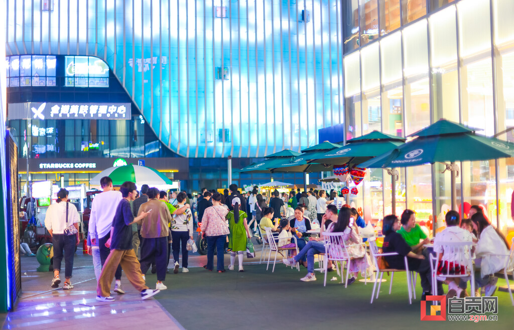 百万消费券助力 自贡市高新区各商圈消费场面火爆-4.jpg
