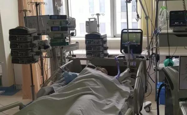 36岁男子头疼自己在家针灸扎破心脏进了ICU，网友：真“扎心”-1.jpg