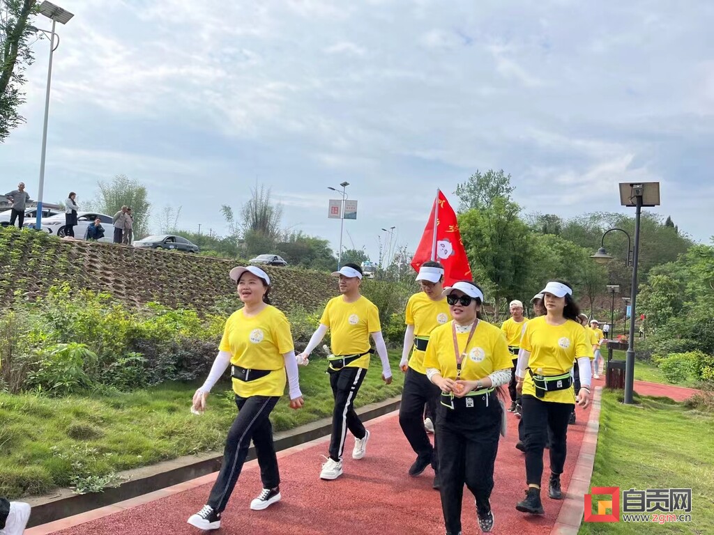 四川省首届“健走天府·万步有约”活动在富顺启动-3.jpg