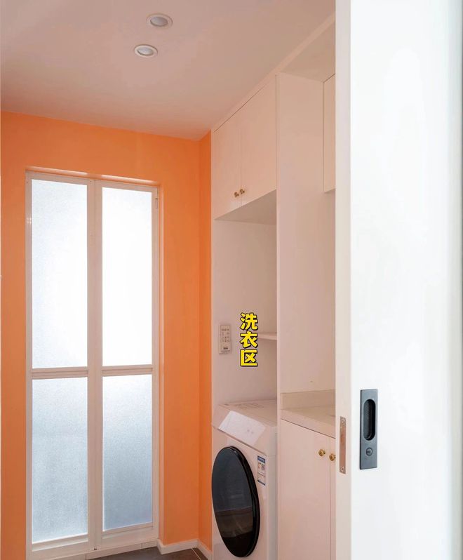 EDvtL8l4GVVAvdL8.jpg