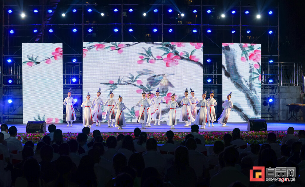 富顺县举行庆祝“六一”国际儿童节汇报展演活动-3.jpg