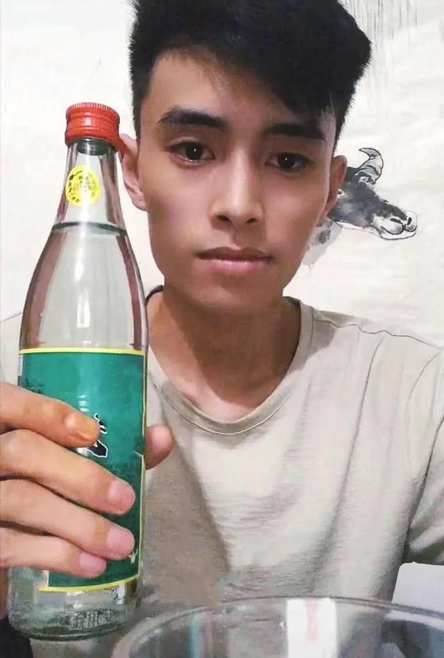 BWSGk9DUkB55a9nB.jpg
