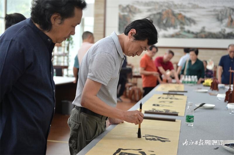 内自同城 | 打响大千艺术品牌！四川海峡大千书画院创作基地在内江落成-7.jpg