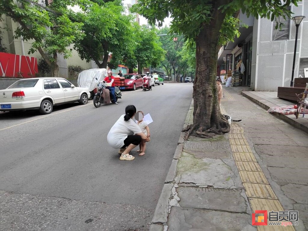 点赞！社区助走失男童找到家人-1.jpg