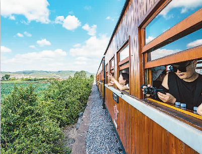 小众游 休闲游 即兴游 深度游旅行消费呈现新趋势-2.png