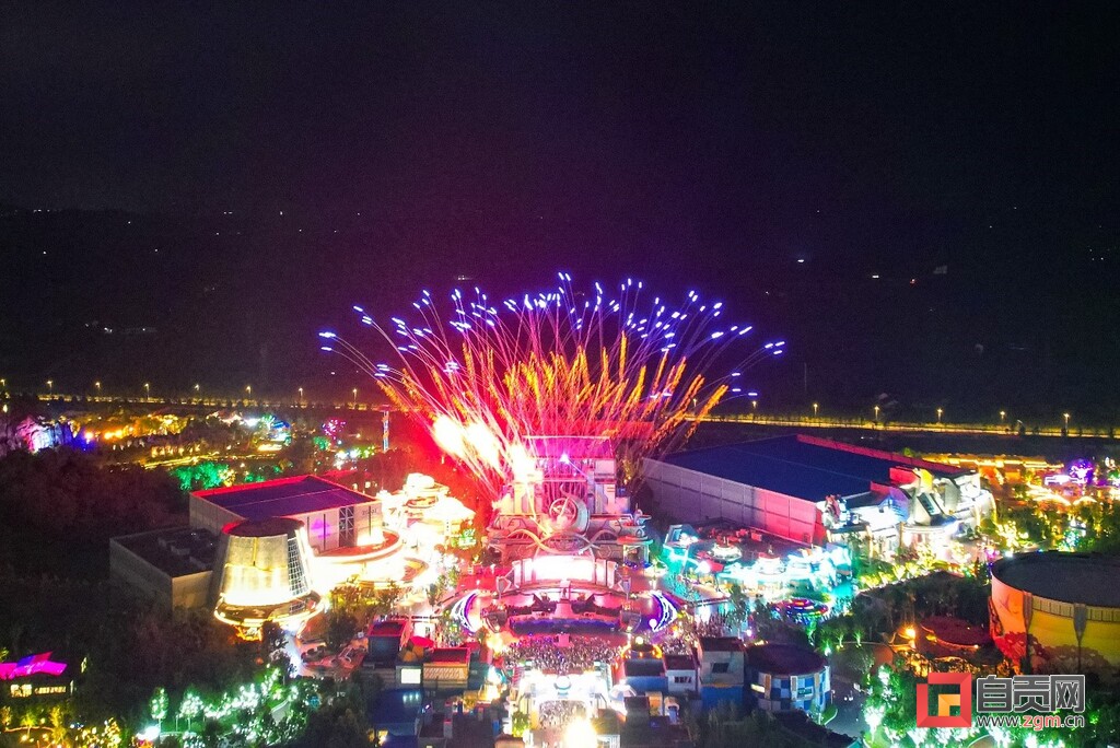 自贡方特一周年！累计接待游客近130万人次-3.jpg
