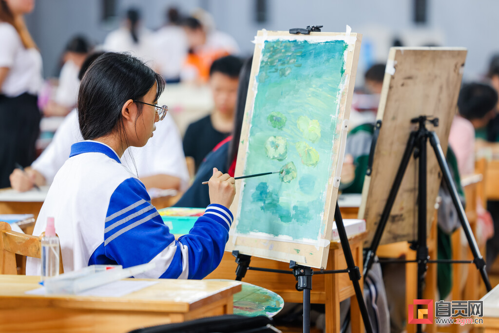 笔墨飘香 丹青竞秀 自贡举行中小学生现场书画比赛-3.jpg