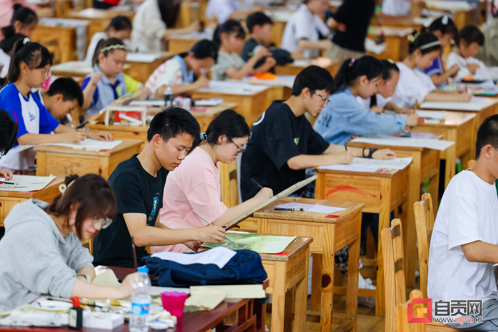 笔墨飘香 丹青竞秀 自贡举行中小学生现场书画比赛-2.jpg
