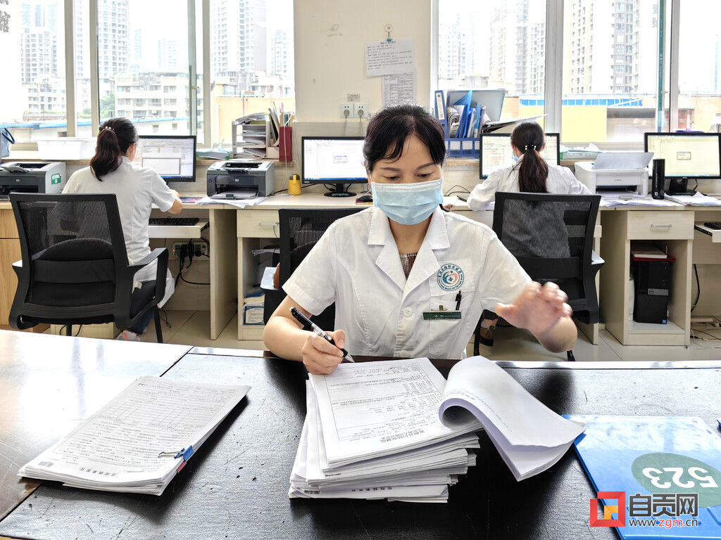 医技精湛解难症——记2023年自贡“最美科技工作者”提名奖获得者余帅-1.jpg