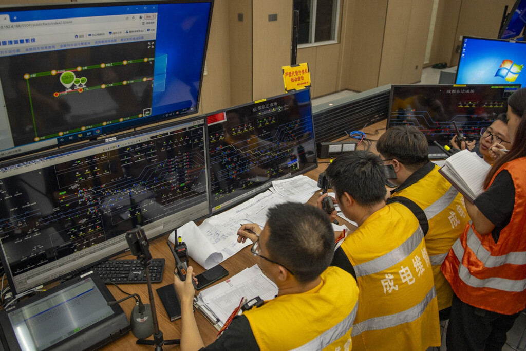 距开通再进一步！成宜高铁信号成功接入成都东站-2.jpg
