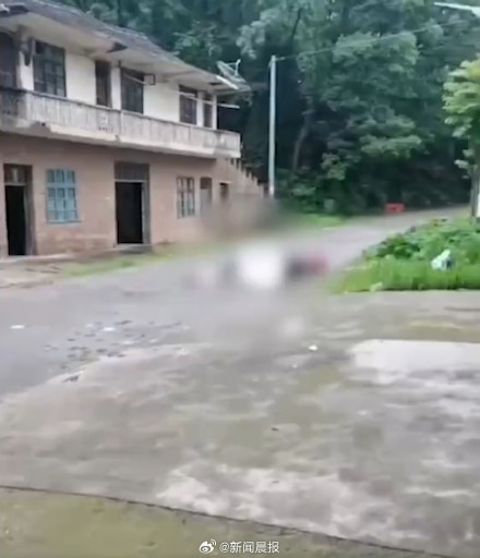7旬老人为救被殴女子遭男子捅死，村民联名按下红手印-3.jpg